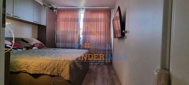 Lacul Zanoaga, Gorjului, apartament de vanzare.